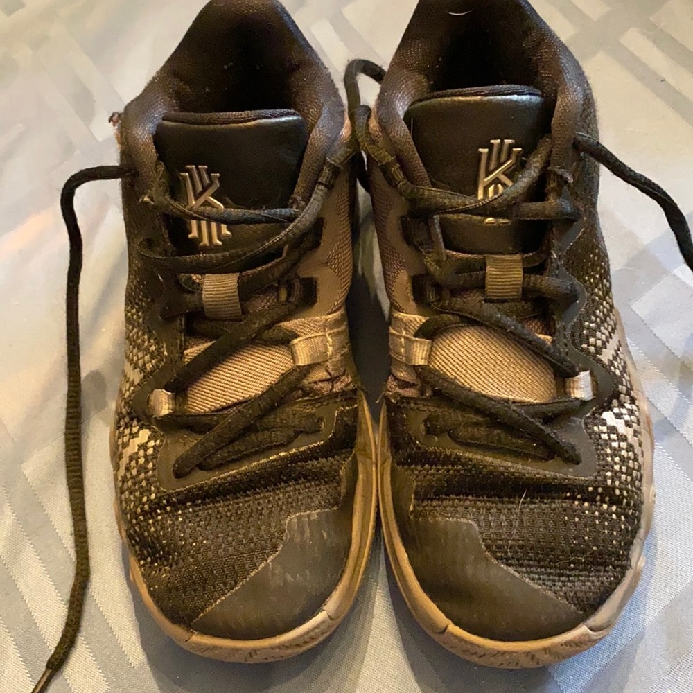 👟 3/$10 - Nikes